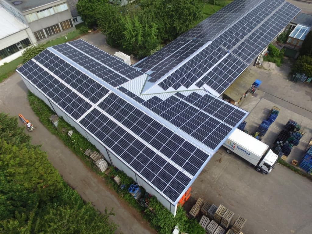 Генерація електроенергії в Україні: як зростає ринок сонячних станцій та автономних рішень у 2025 році