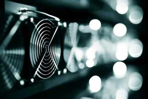 Біткоїн-майнери переходять у ШІ, що відбувається з індустрією