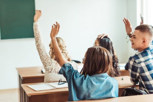 Нинішні дев’ятикласники мають довчитися у своїх школах без переходу на 12-річне навчання