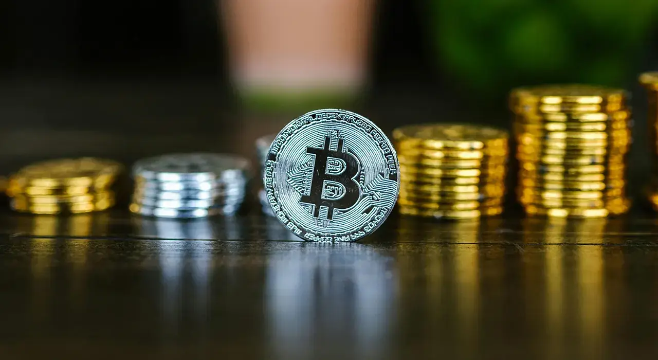 Bitcoin по $300 000-$500 000 у 2029 році чому історична математика ставить цей прогноз під сумнів